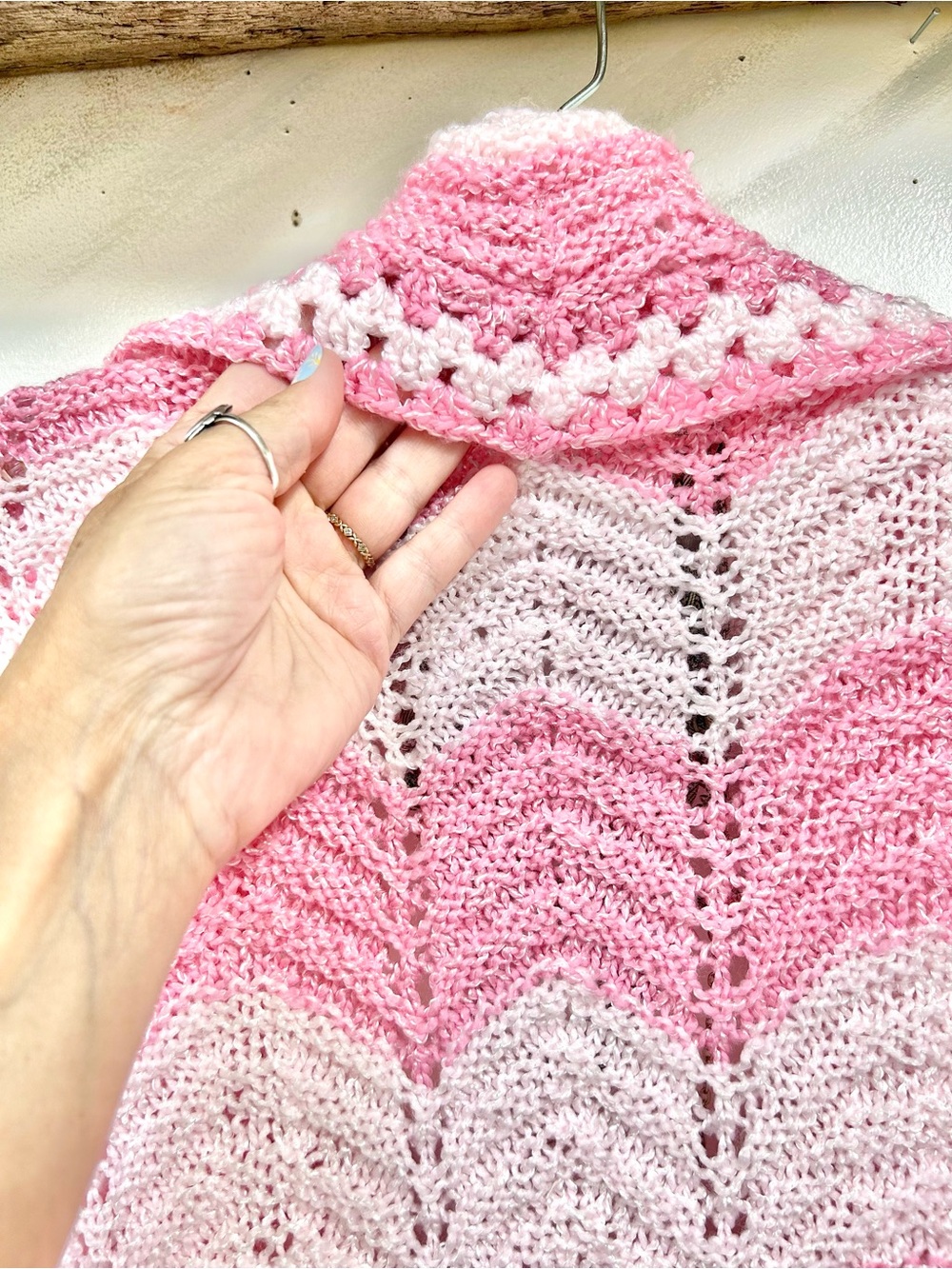 🌙 Artisan Chevron pink shrug knit boho kimono w cottagecore prairie Country vibe - Picture 11 of 12